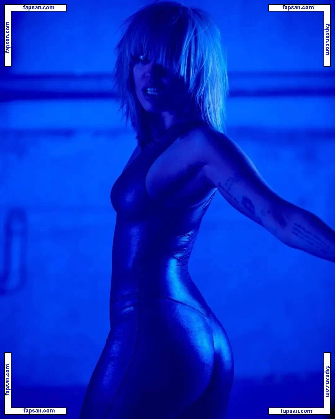 Miley Cyrus nude photo #5316 from OnlyFans