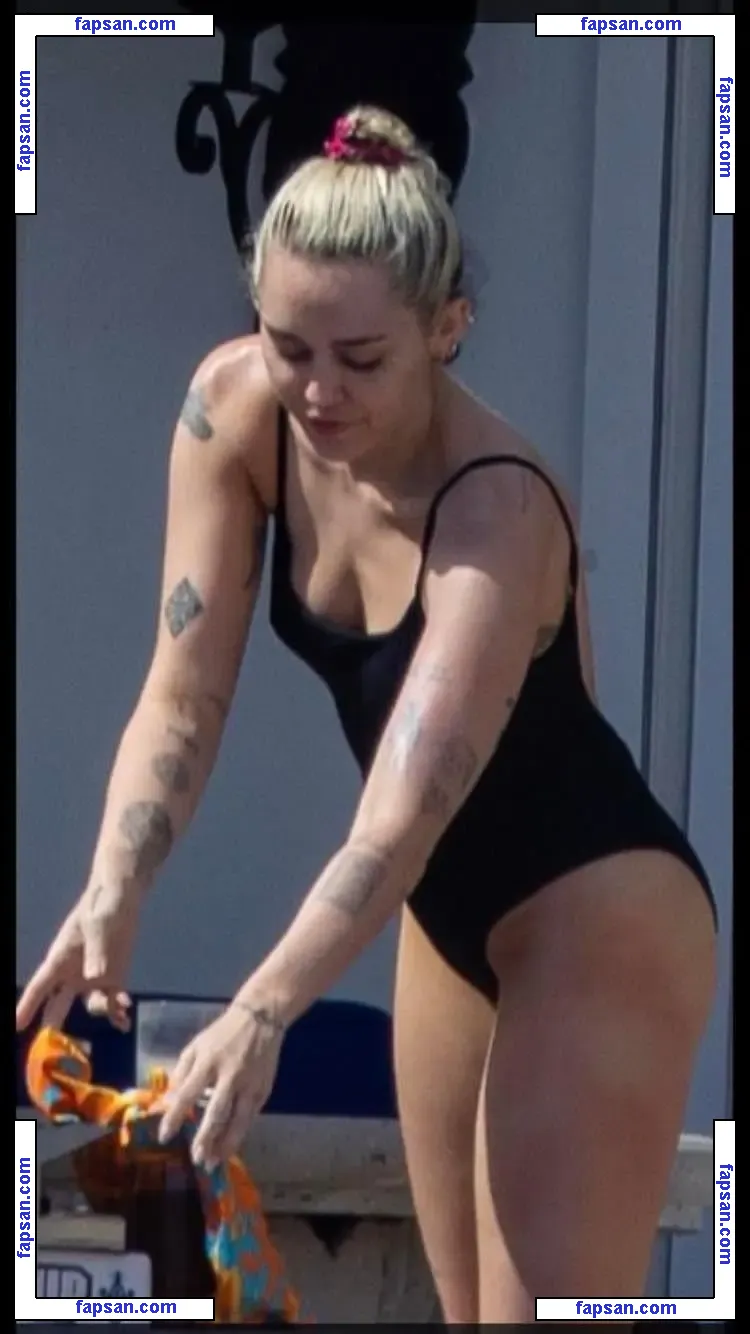 Miley Cyrus nude photo #5320 from OnlyFans