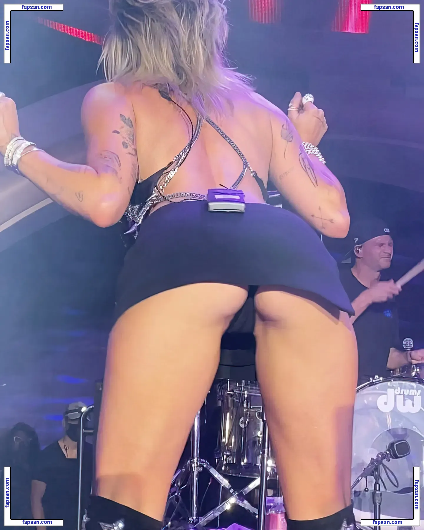 Miley Cyrus nude photo #5348 from OnlyFans