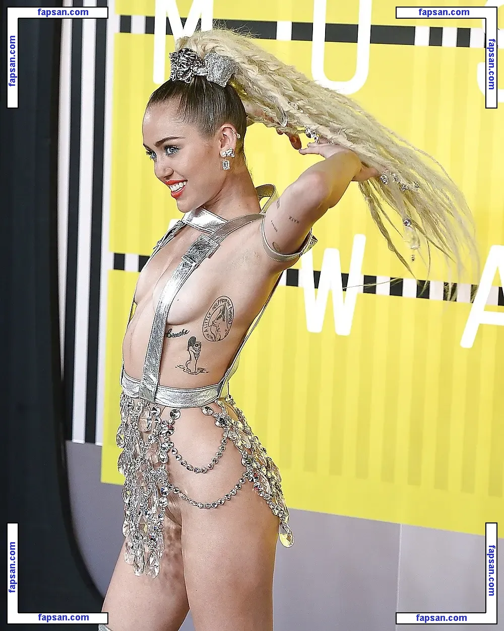 Miley Cyrus nude photo #5390 from OnlyFans