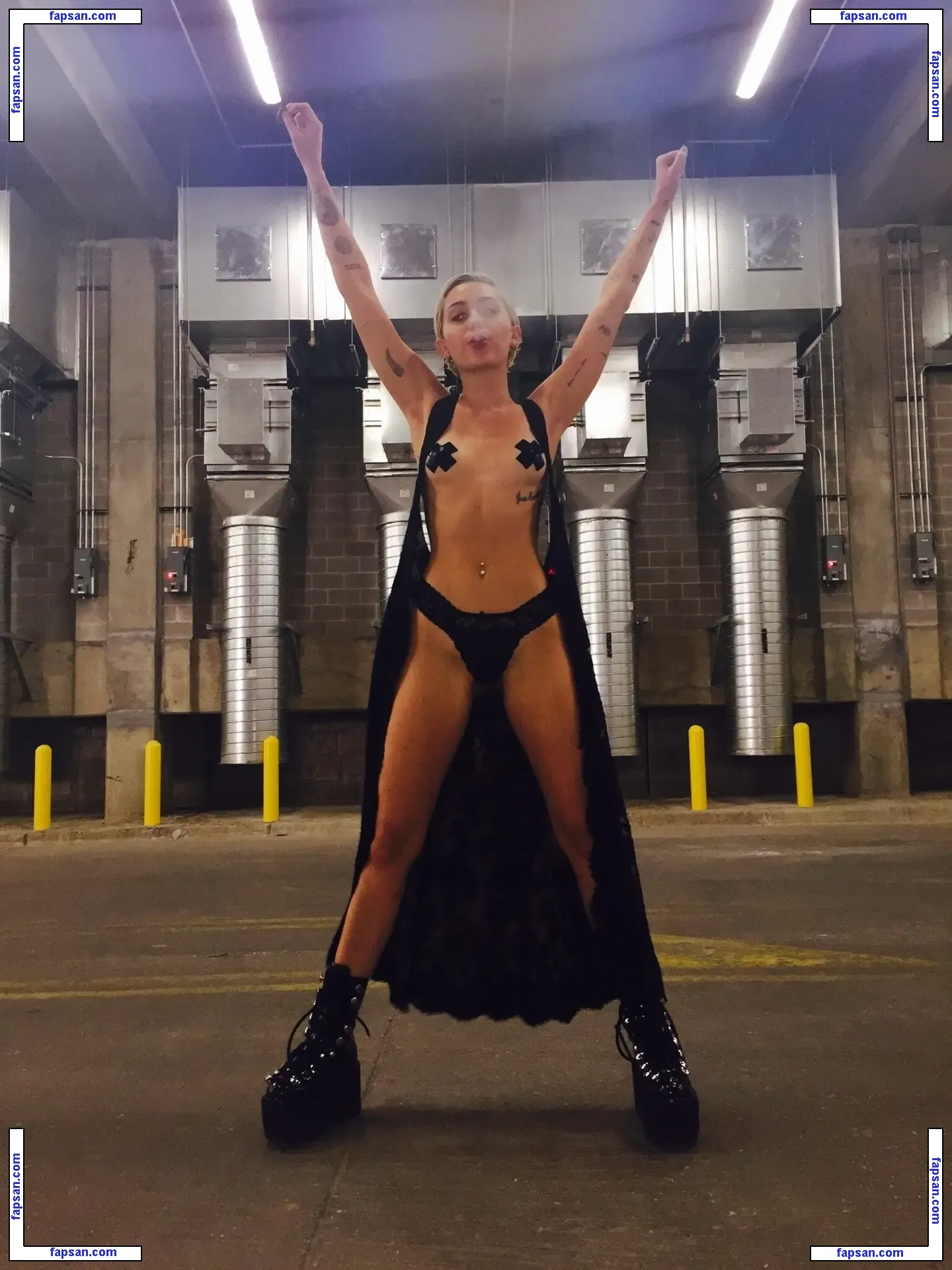 Miley Cyrus nude photo #5534 from OnlyFans