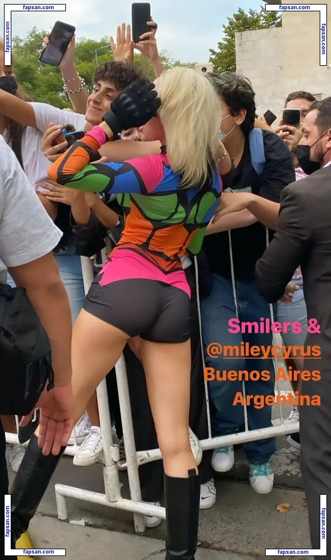 Miley Cyrus nude photo #5556 from OnlyFans
