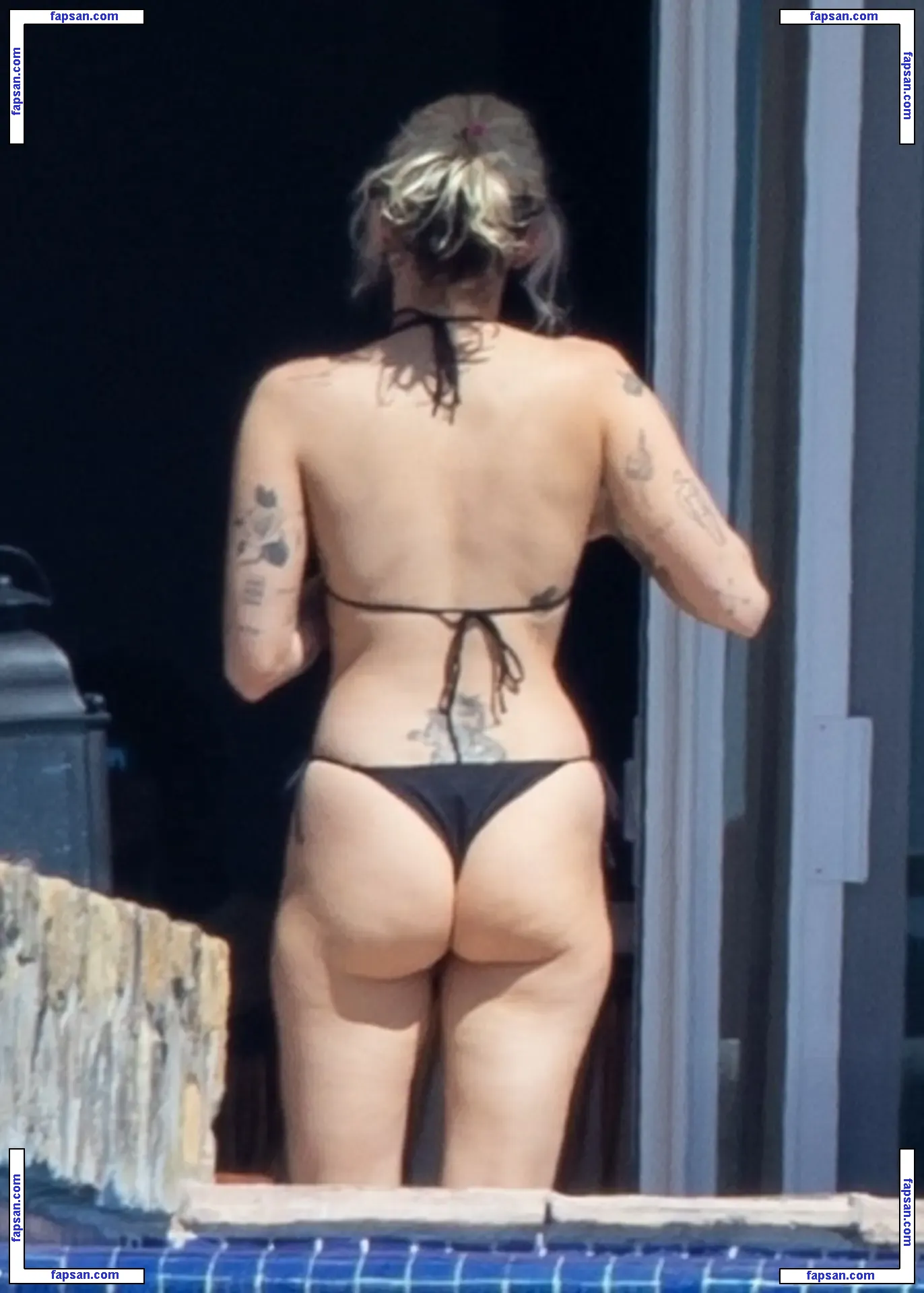 Miley Cyrus nude photo #5617 from OnlyFans