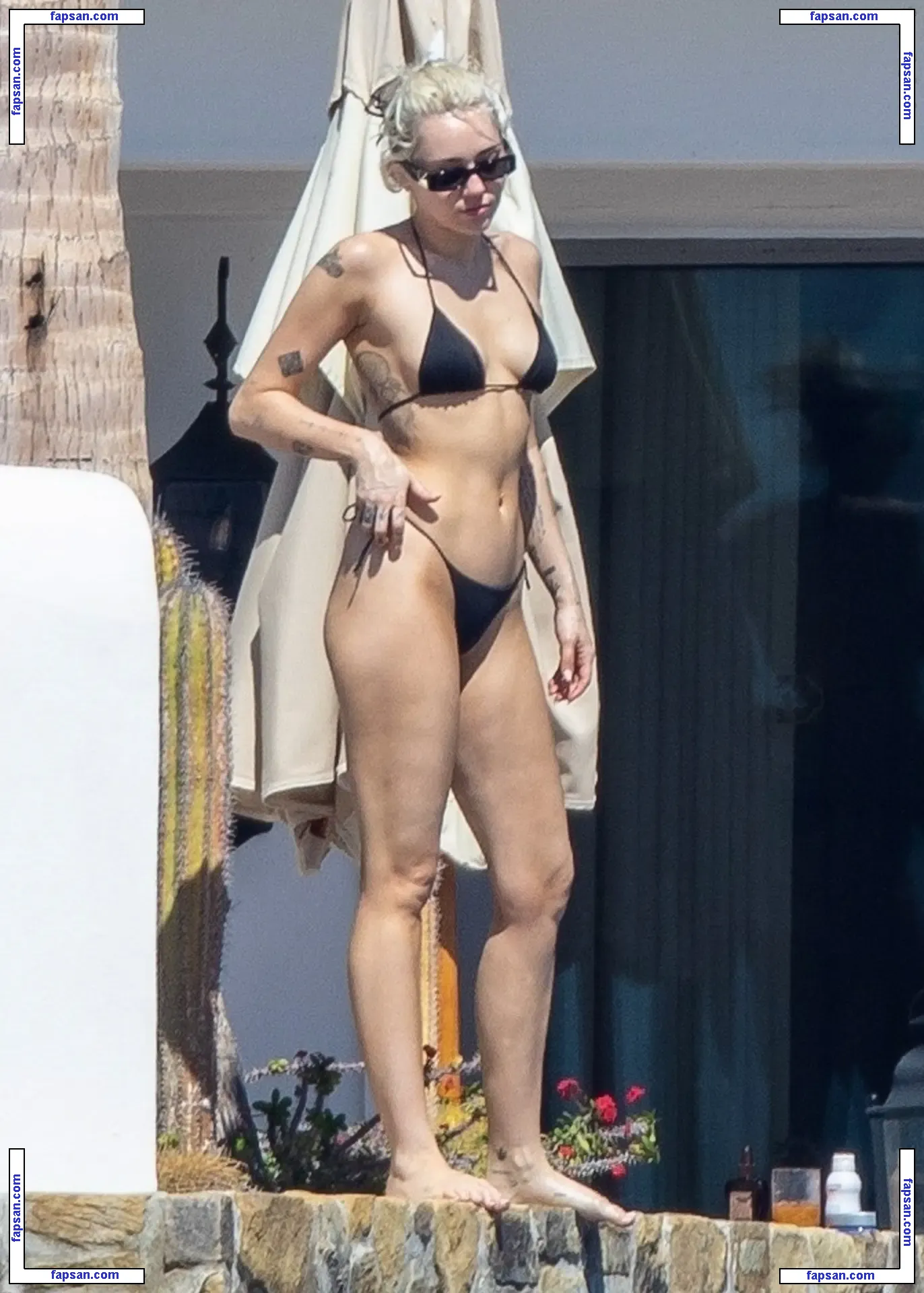 Miley Cyrus nude photo #5619 from OnlyFans