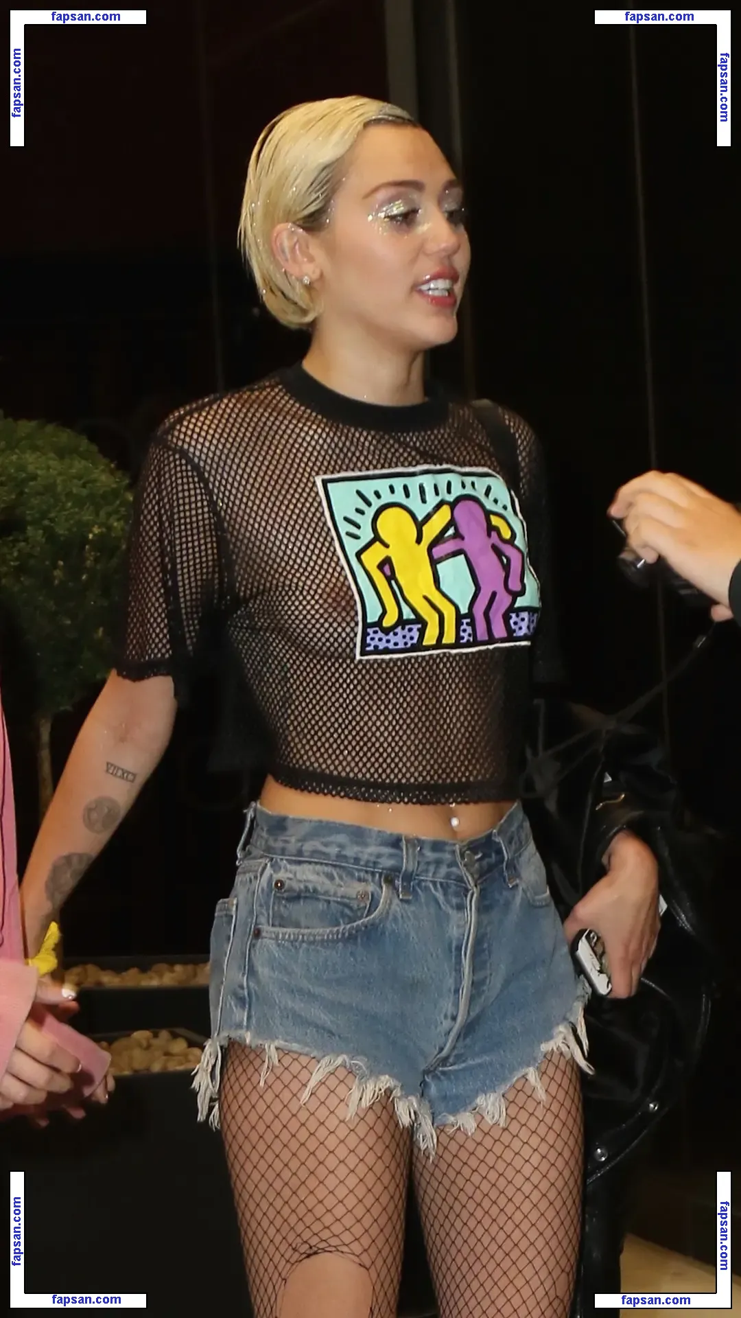 Miley Cyrus nude photo #5621 from OnlyFans
