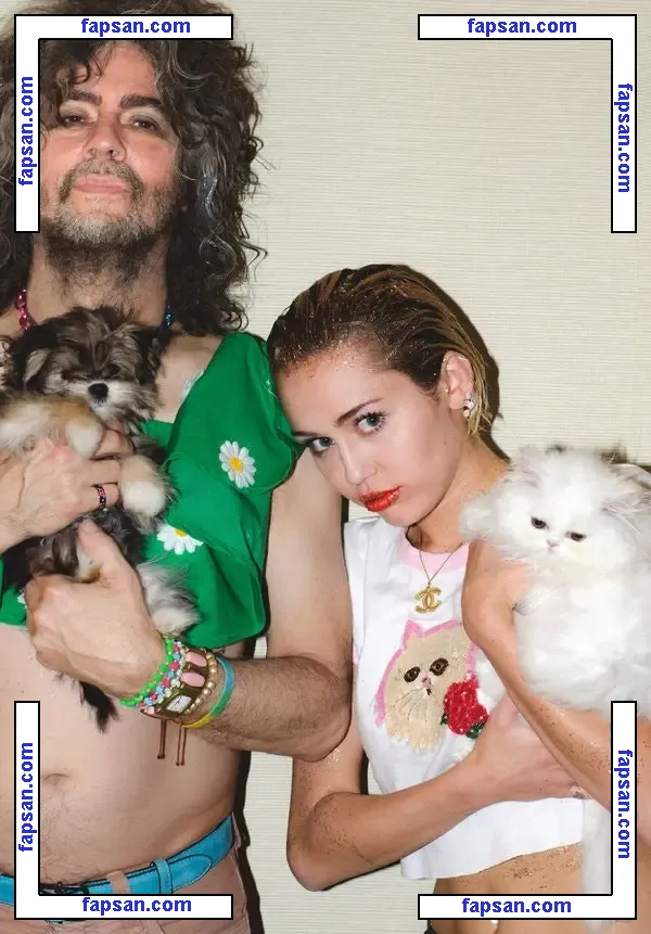 Miley Cyrus nude photo #5637 from OnlyFans