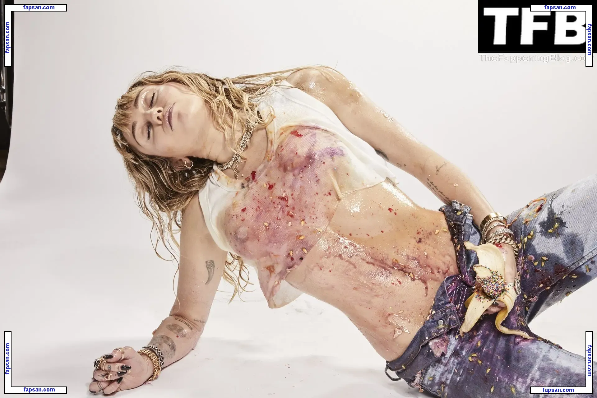 Miley Cyrus nude photo #5886 from OnlyFans