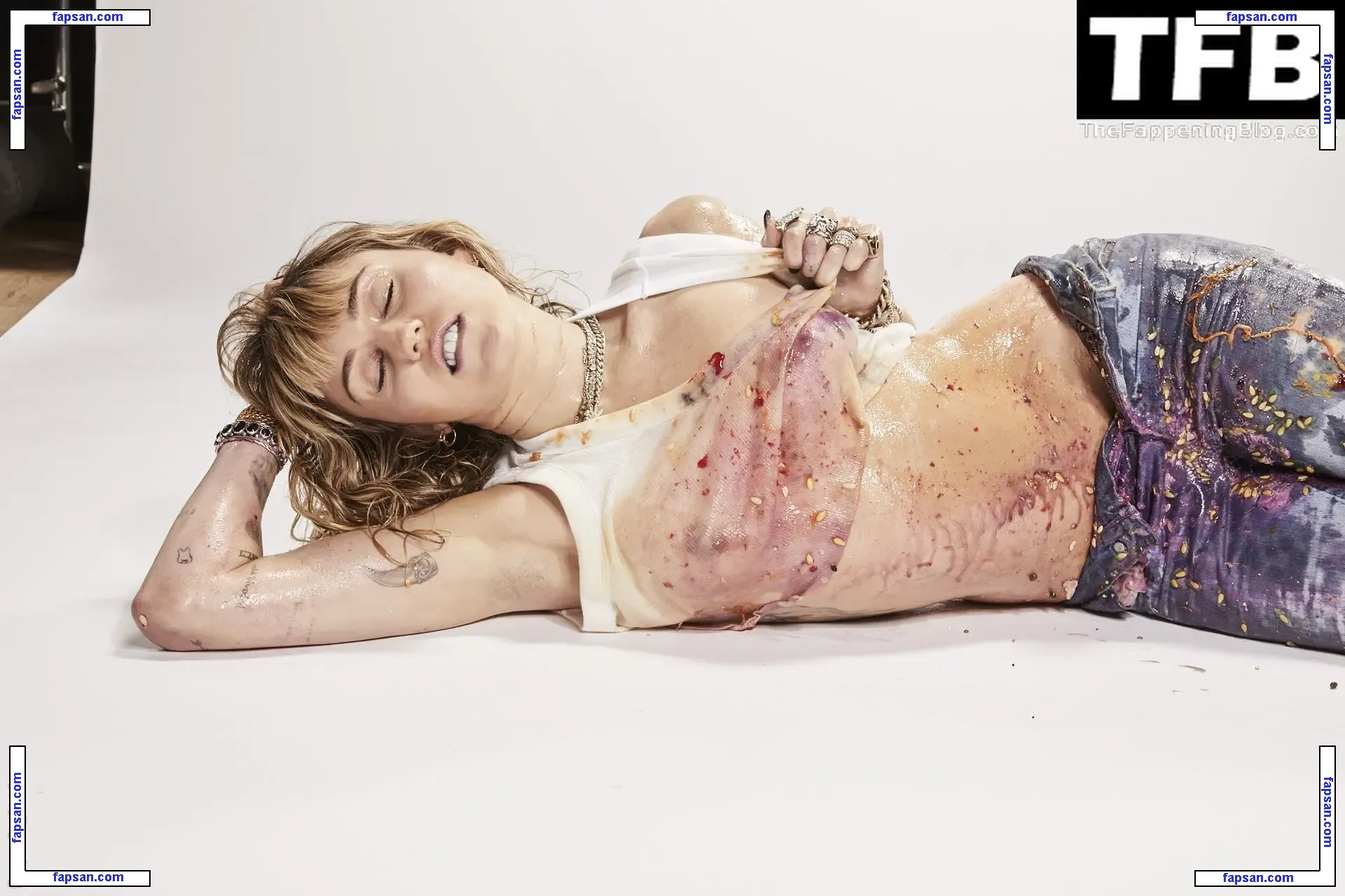Miley Cyrus nude photo #5892 from OnlyFans