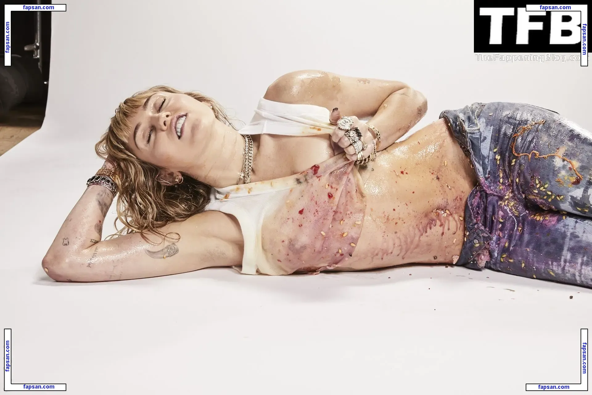 Miley Cyrus nude photo #5895 from OnlyFans