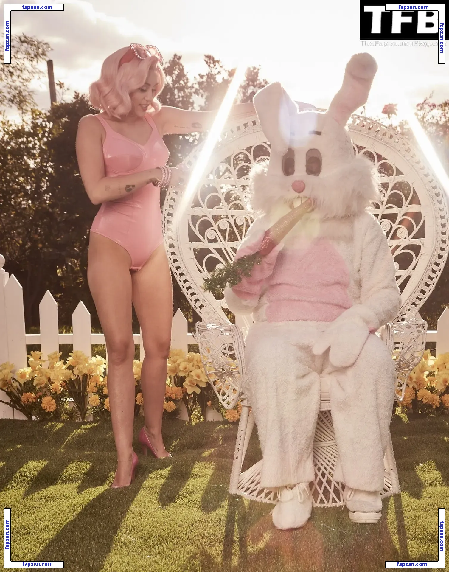 Miley Cyrus nude photo #5914 from OnlyFans