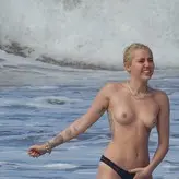 Miley Cyrus nude #5589