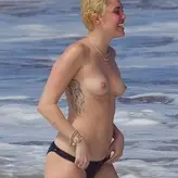 Miley Cyrus nude #5716
