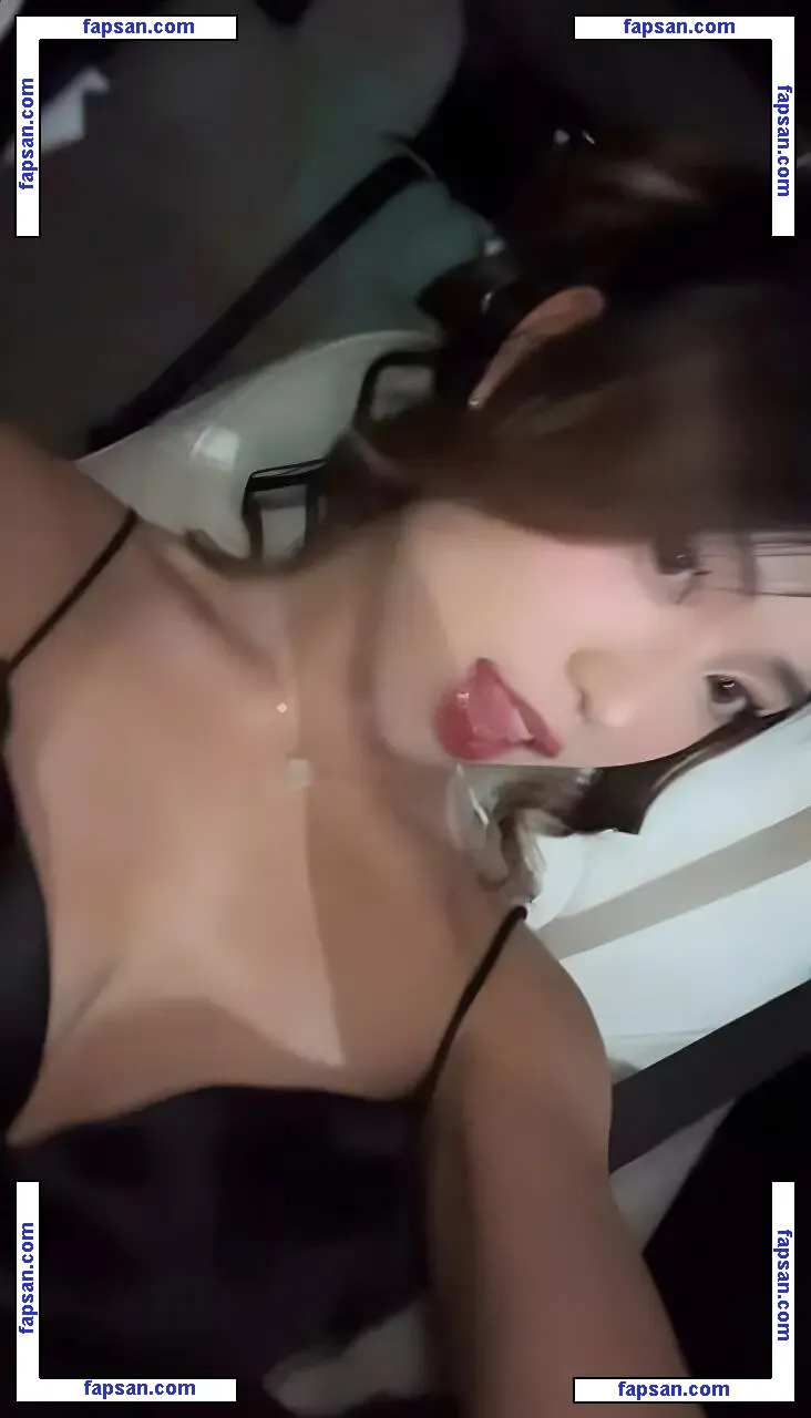 Mimiephan nude photo #0014 from OnlyFans