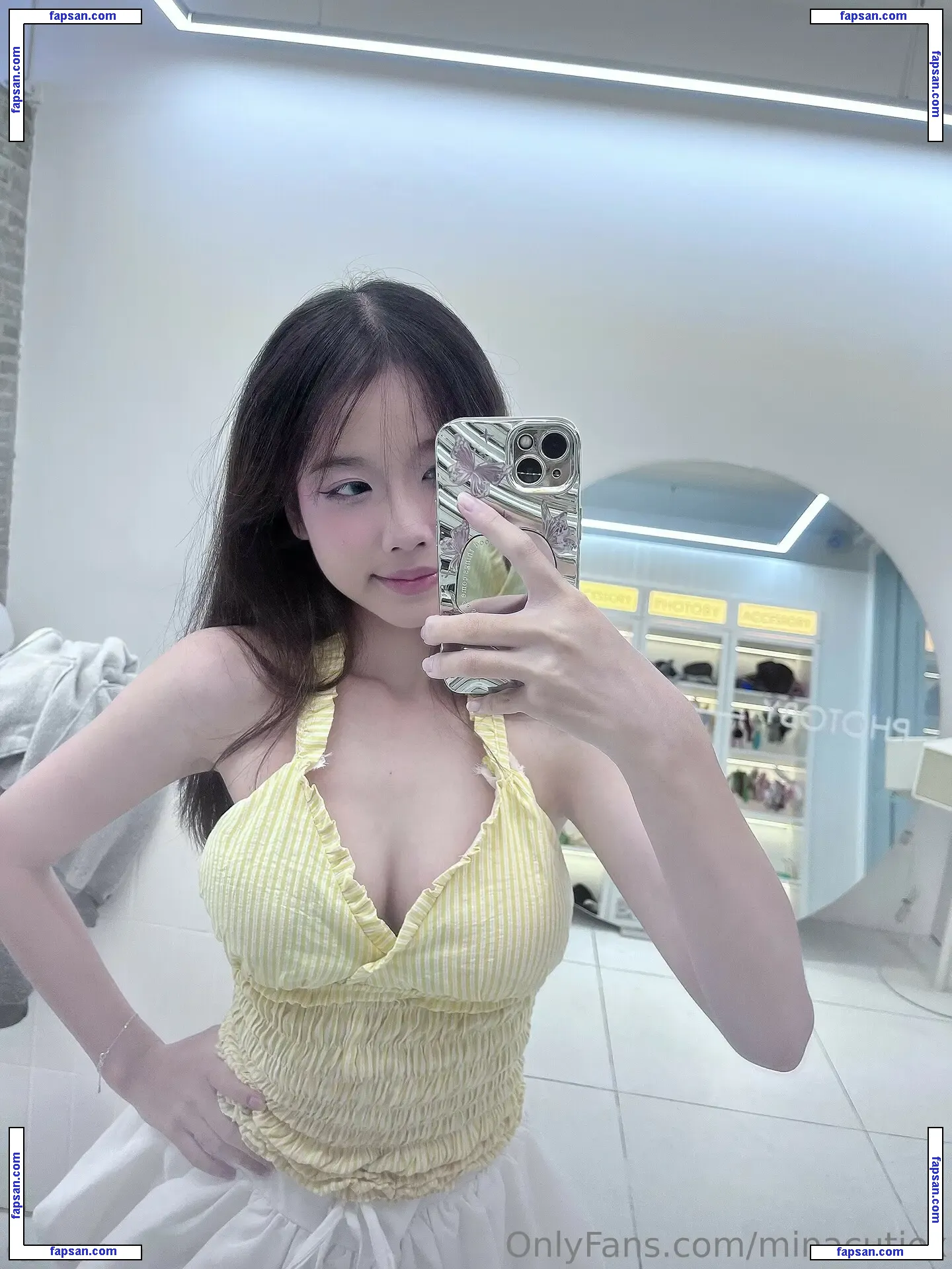 minacutiex голая фото #0004 с Онлифанс