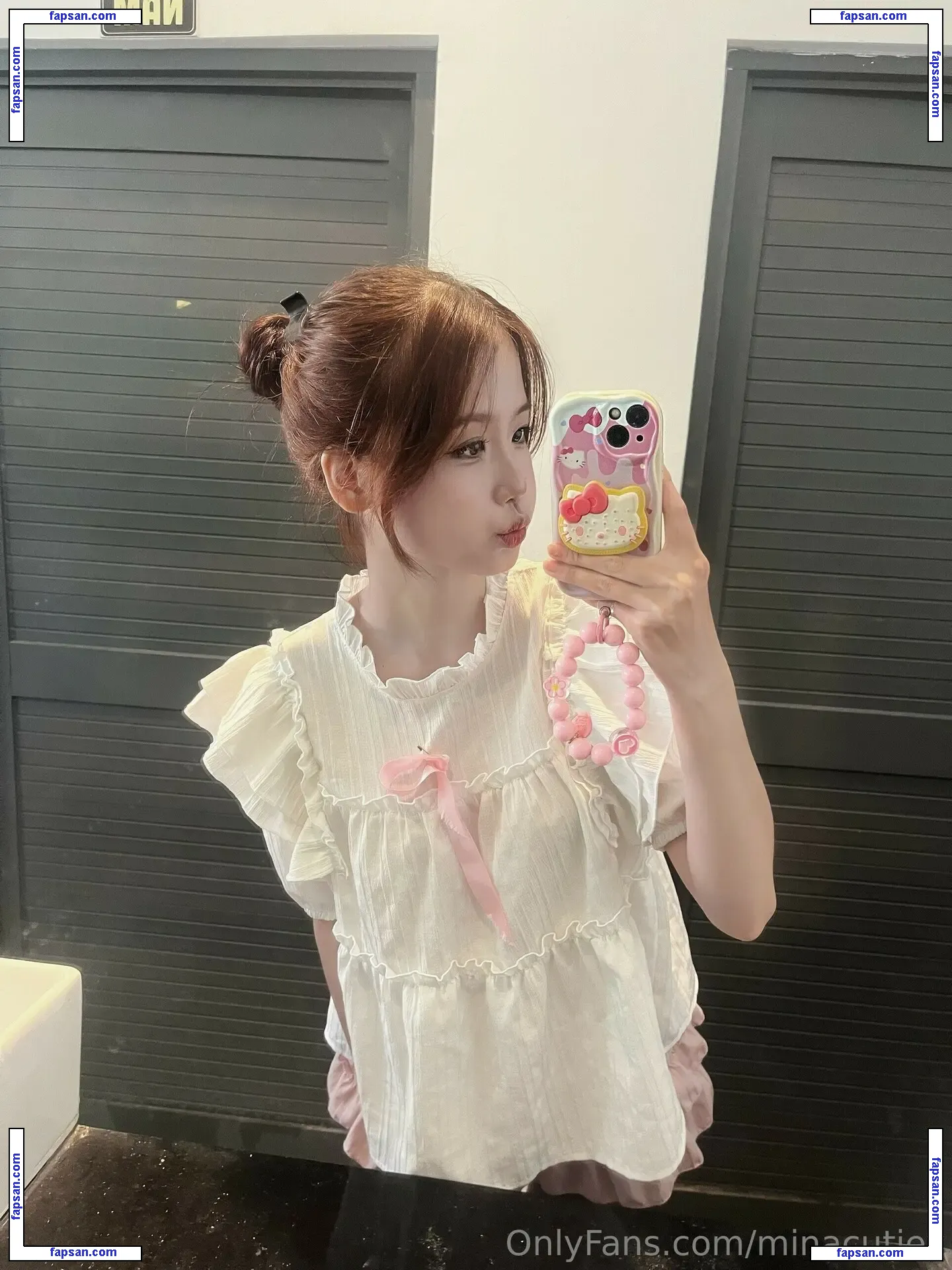 minacutiex голая фото #0017 с Онлифанс