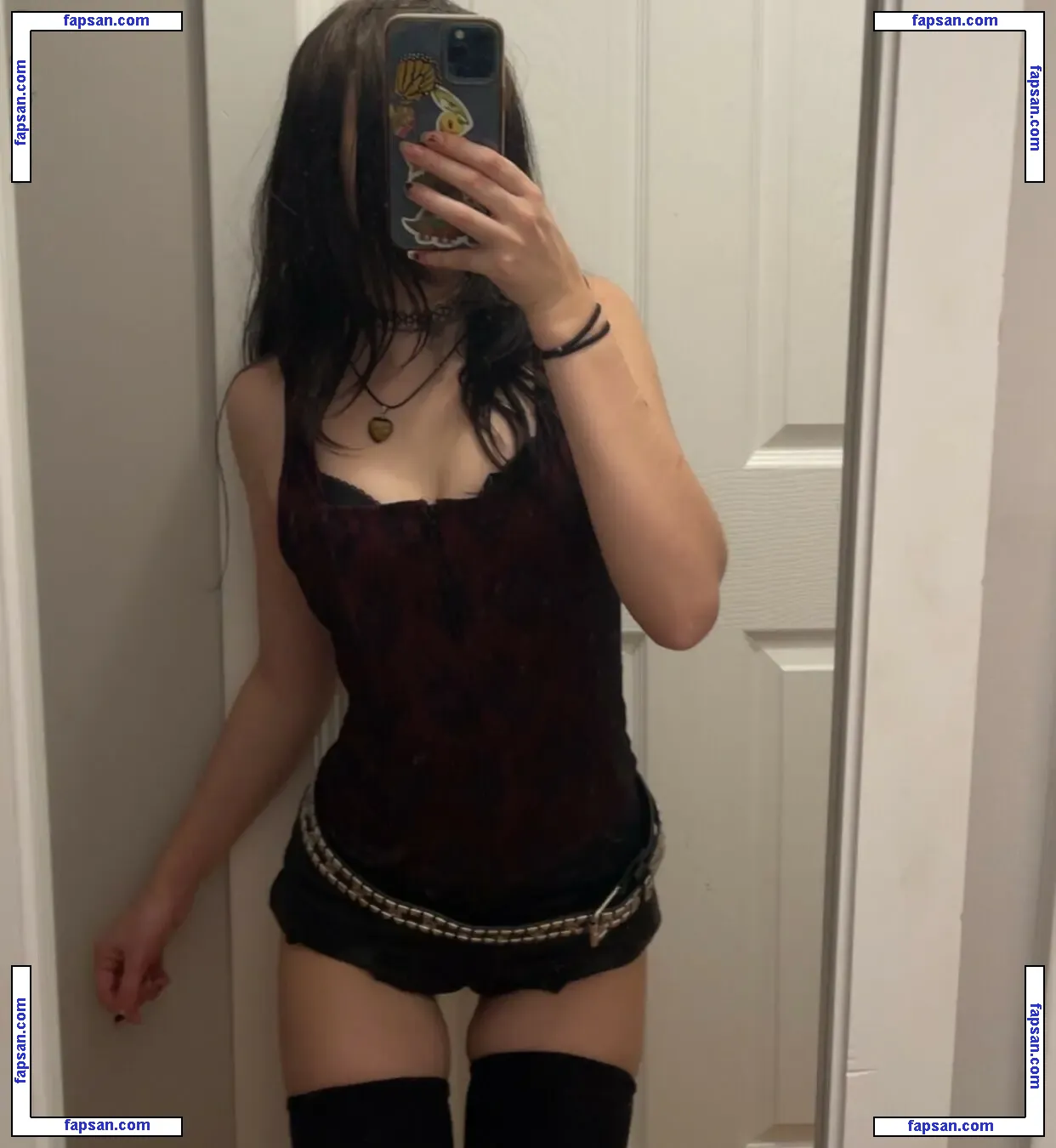 Minaph1ne nude photo #0002 from OnlyFans