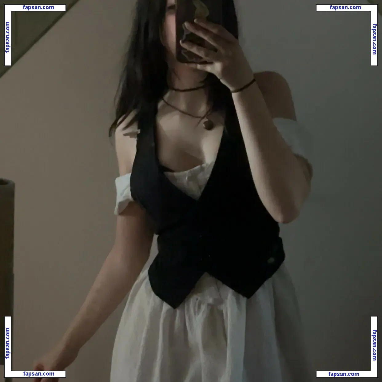 Minaph1ne nude photo #0004 from OnlyFans