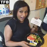 Mindy Kaling голая #0034