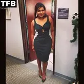 Mindy Kaling голая #0036