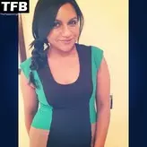 Mindy Kaling голая #0055