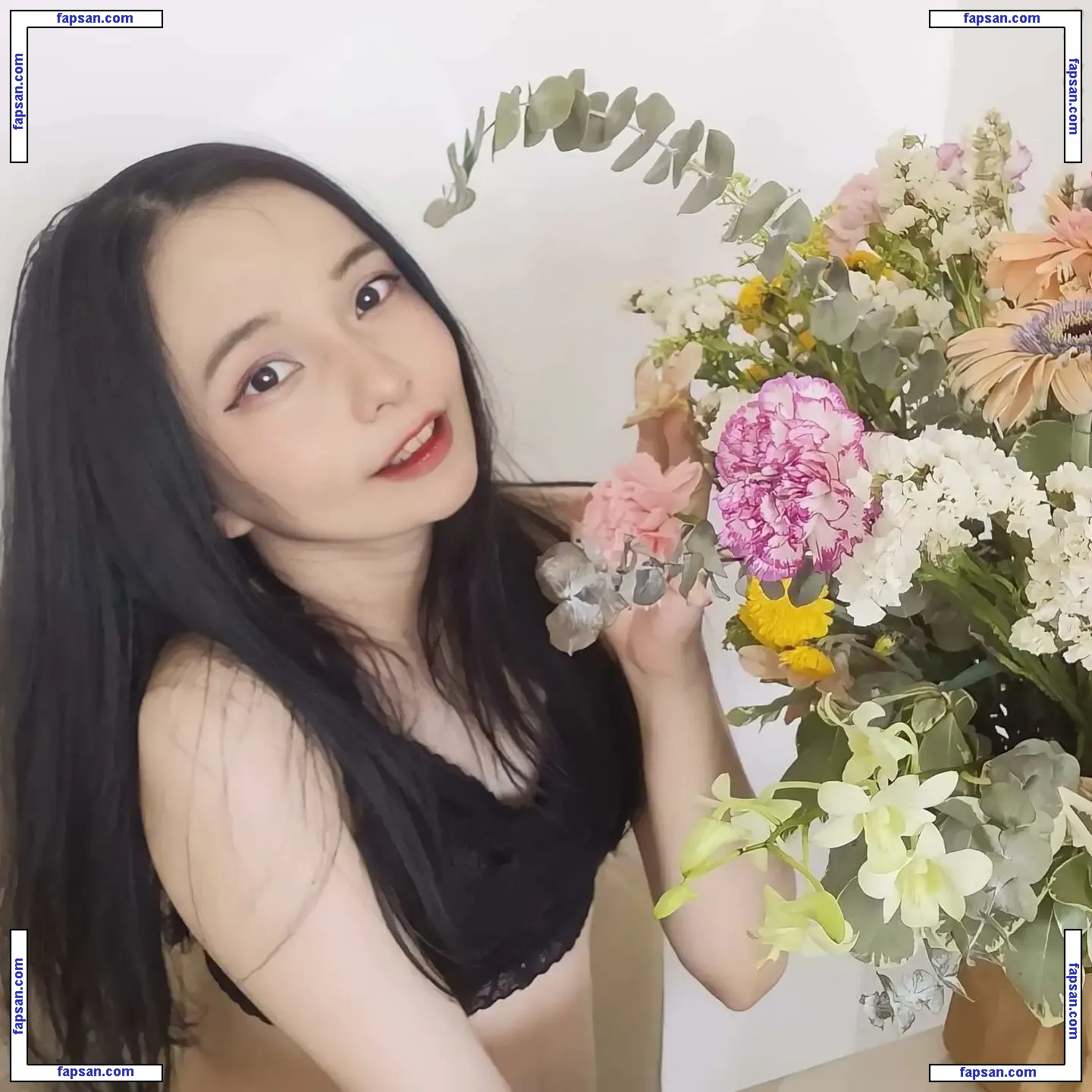 Mingmihoo nude photo #0115 from OnlyFans