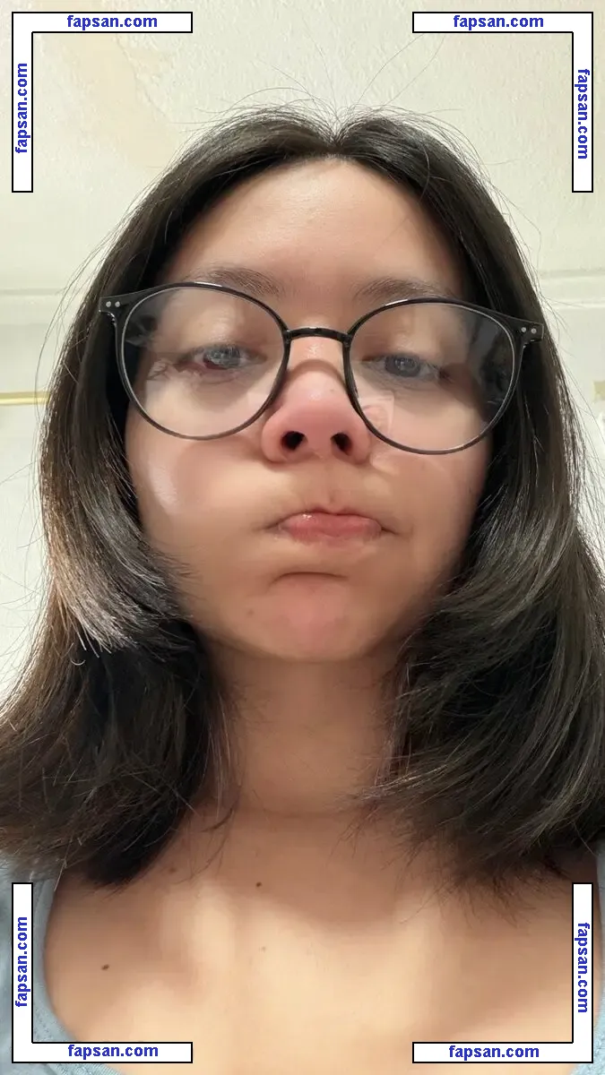 miniakan голая фото #0004 с Онлифанс