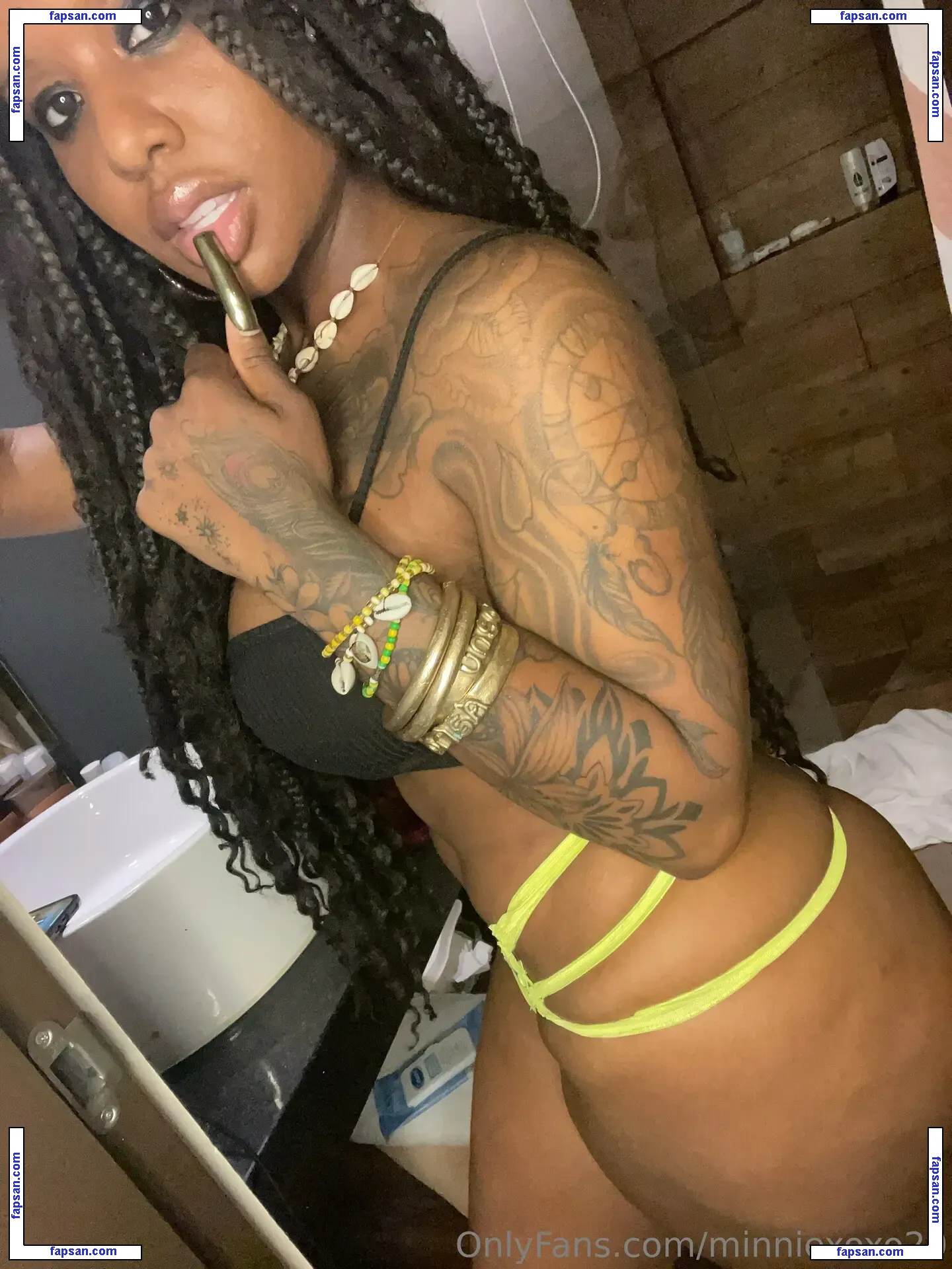 minniexoxo20 nude photo #0137 from OnlyFans