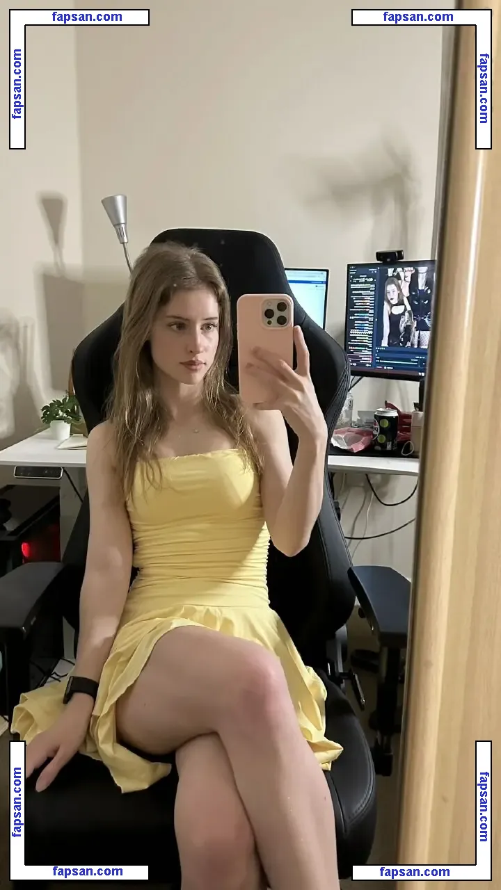 mira.004 nude photo #0993 from OnlyFans