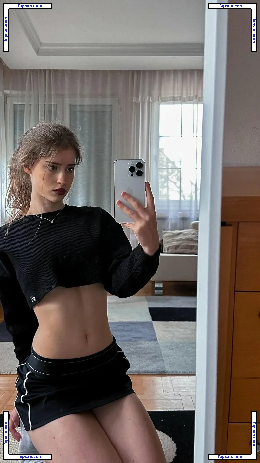 mira.004 голая фото #1132 с Онлифанс