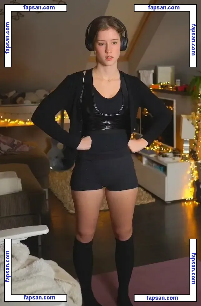 mira.004 голая фото #1134 с Онлифанс