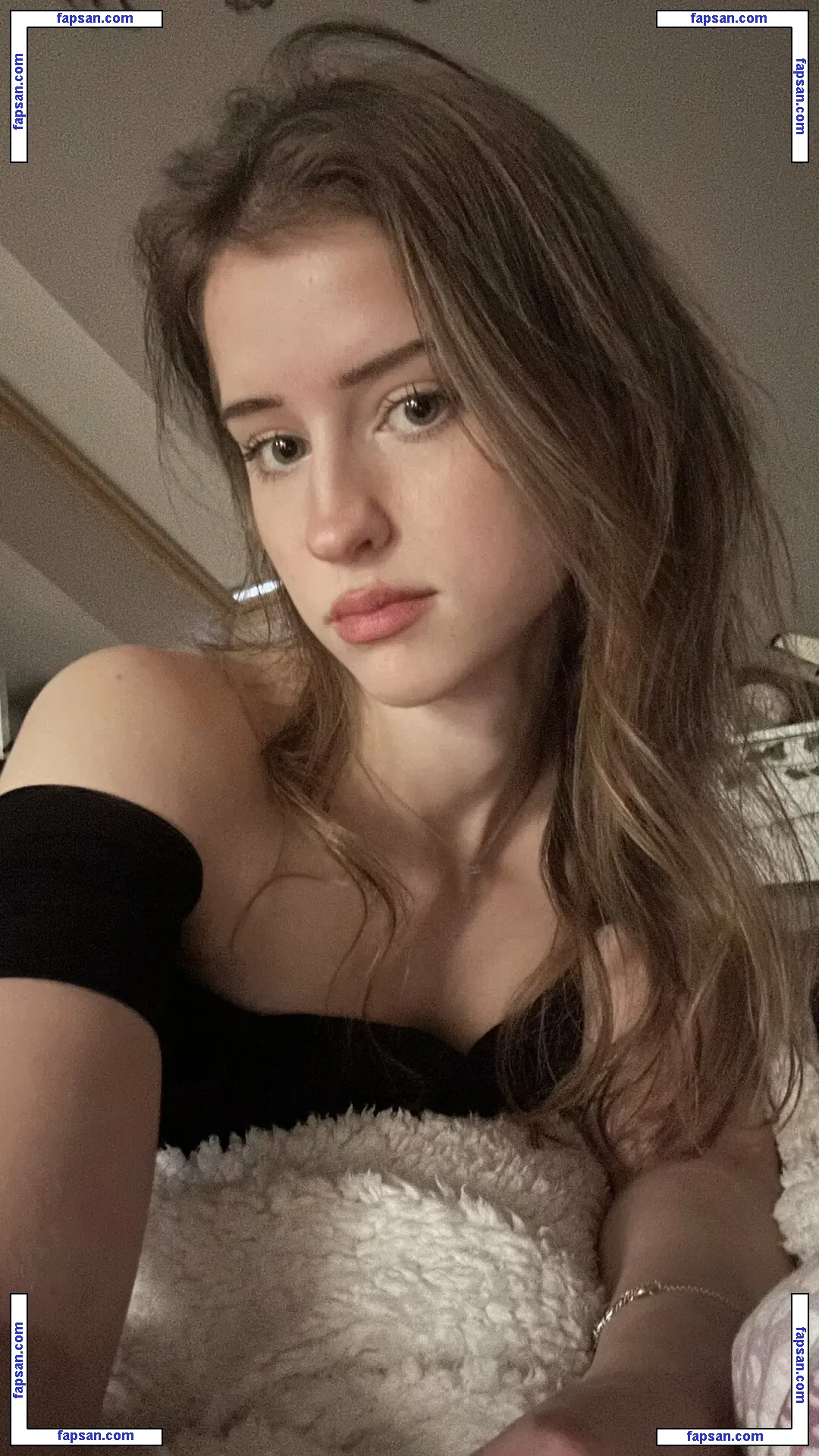 mira.004 nude photo #1224 from OnlyFans