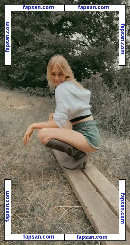 Mira Hansen nude photo #0001 from OnlyFans