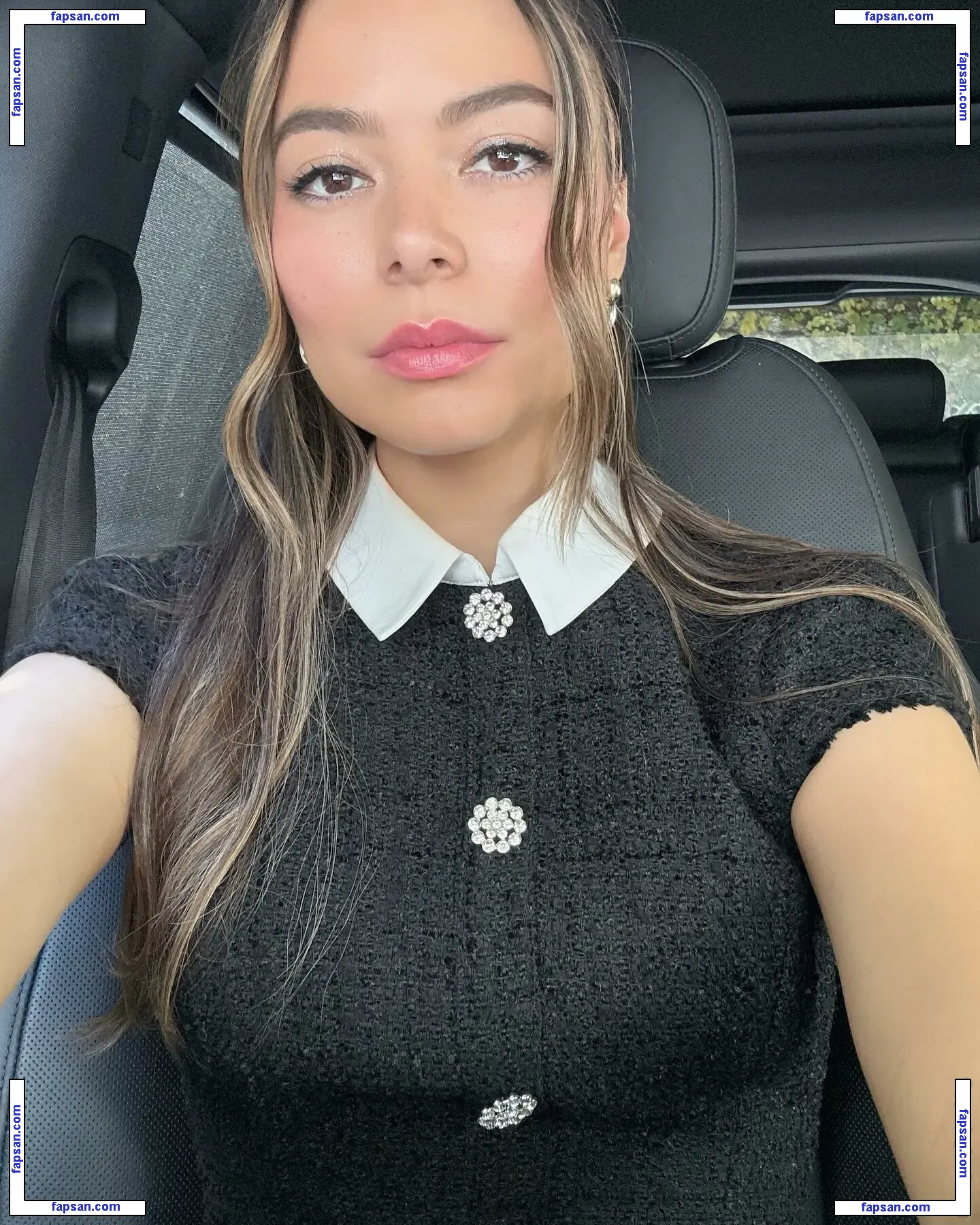 Miranda Cosgrove nude photo #0384 from OnlyFans