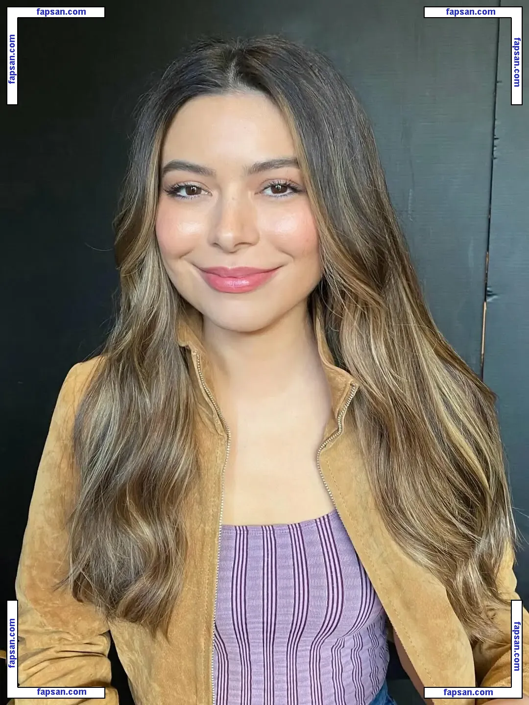 Miranda Cosgrove nude photo #0387 from OnlyFans