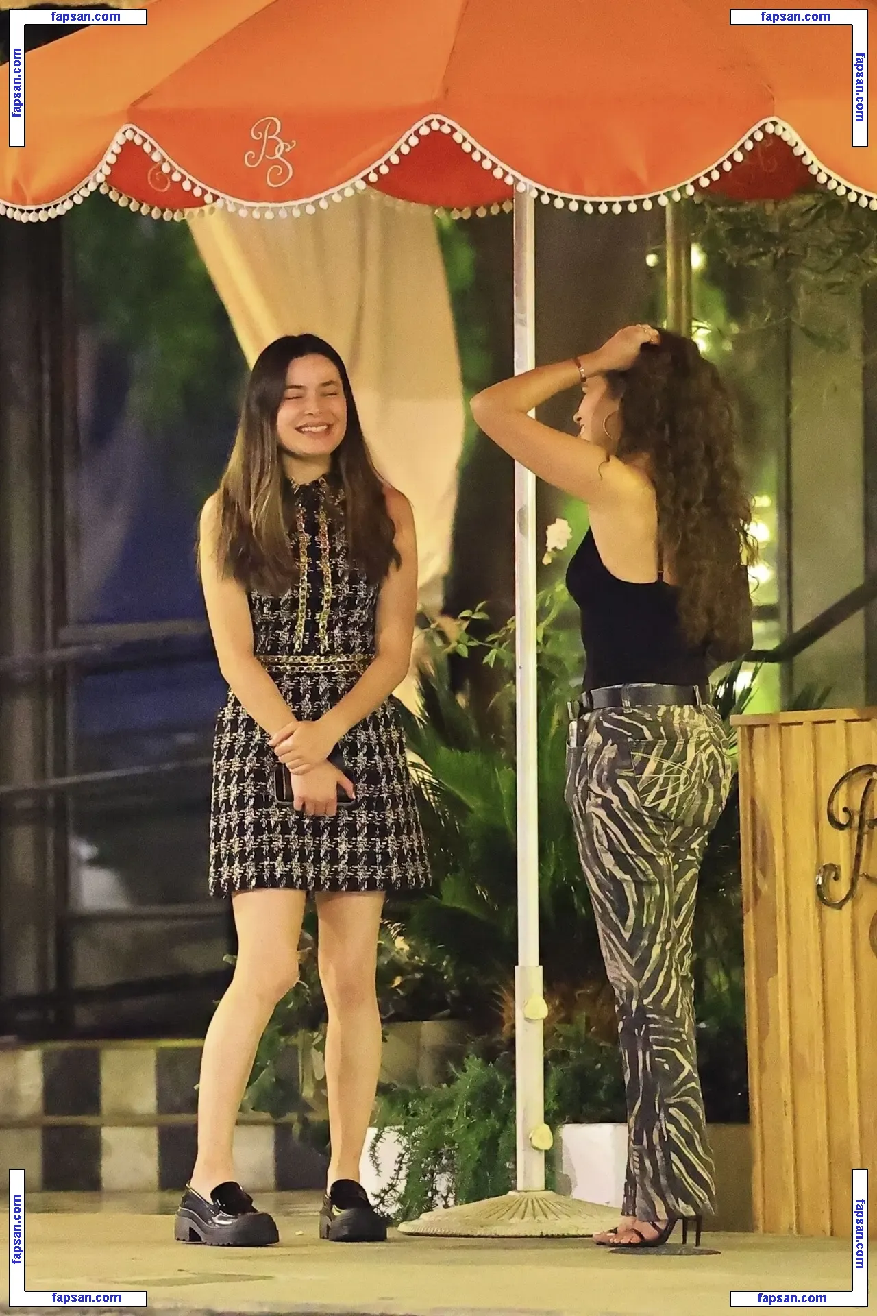 Miranda Cosgrove nude photo #0396 from OnlyFans