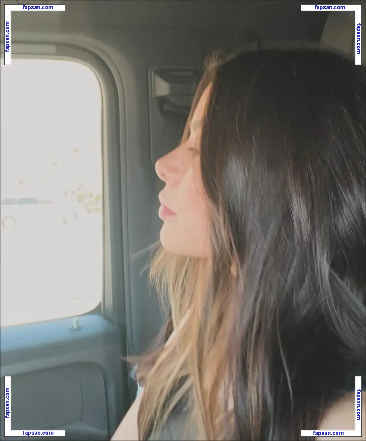 Miranda Cosgrove nude photo #0405 from OnlyFans