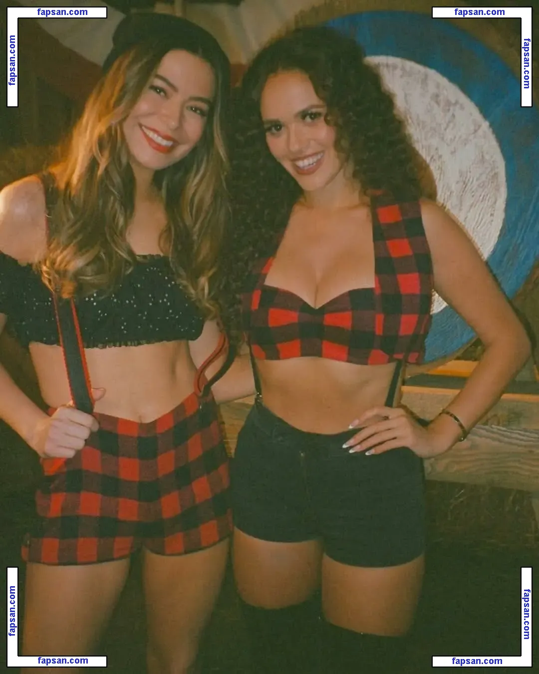 Miranda Cosgrove nude photo #0408 from OnlyFans