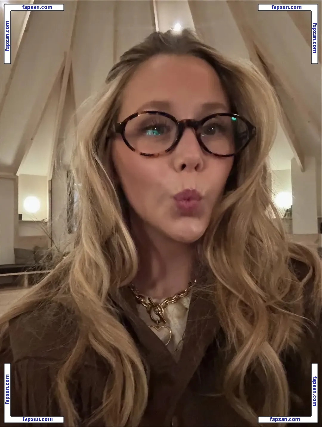 Miranda McKeon nude photo #0019 from OnlyFans