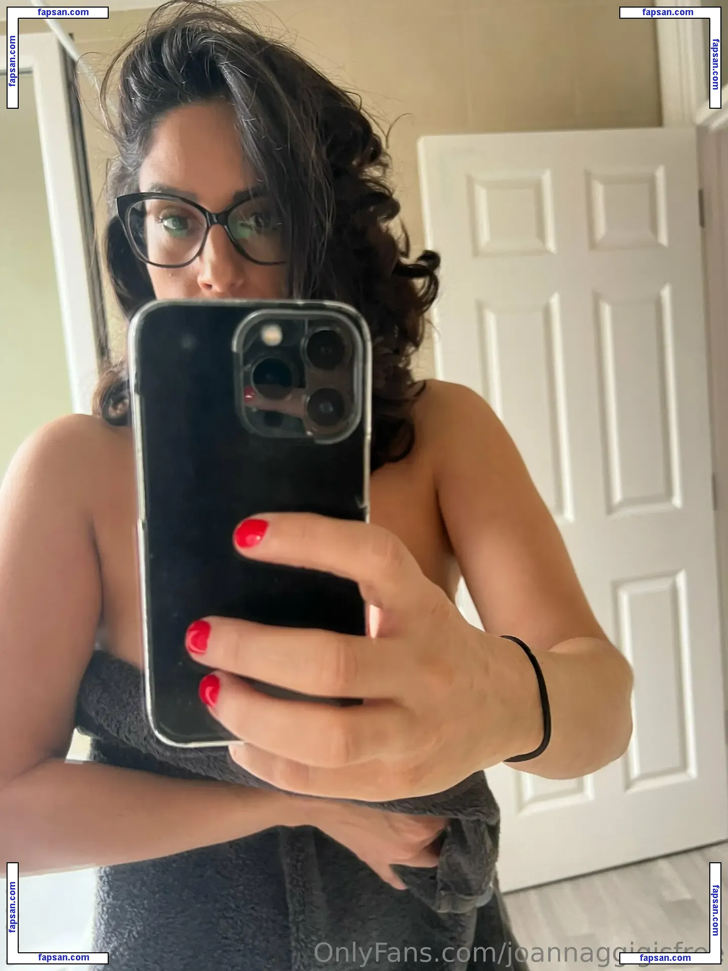mirandamaracasfree nude photo #0025 from OnlyFans