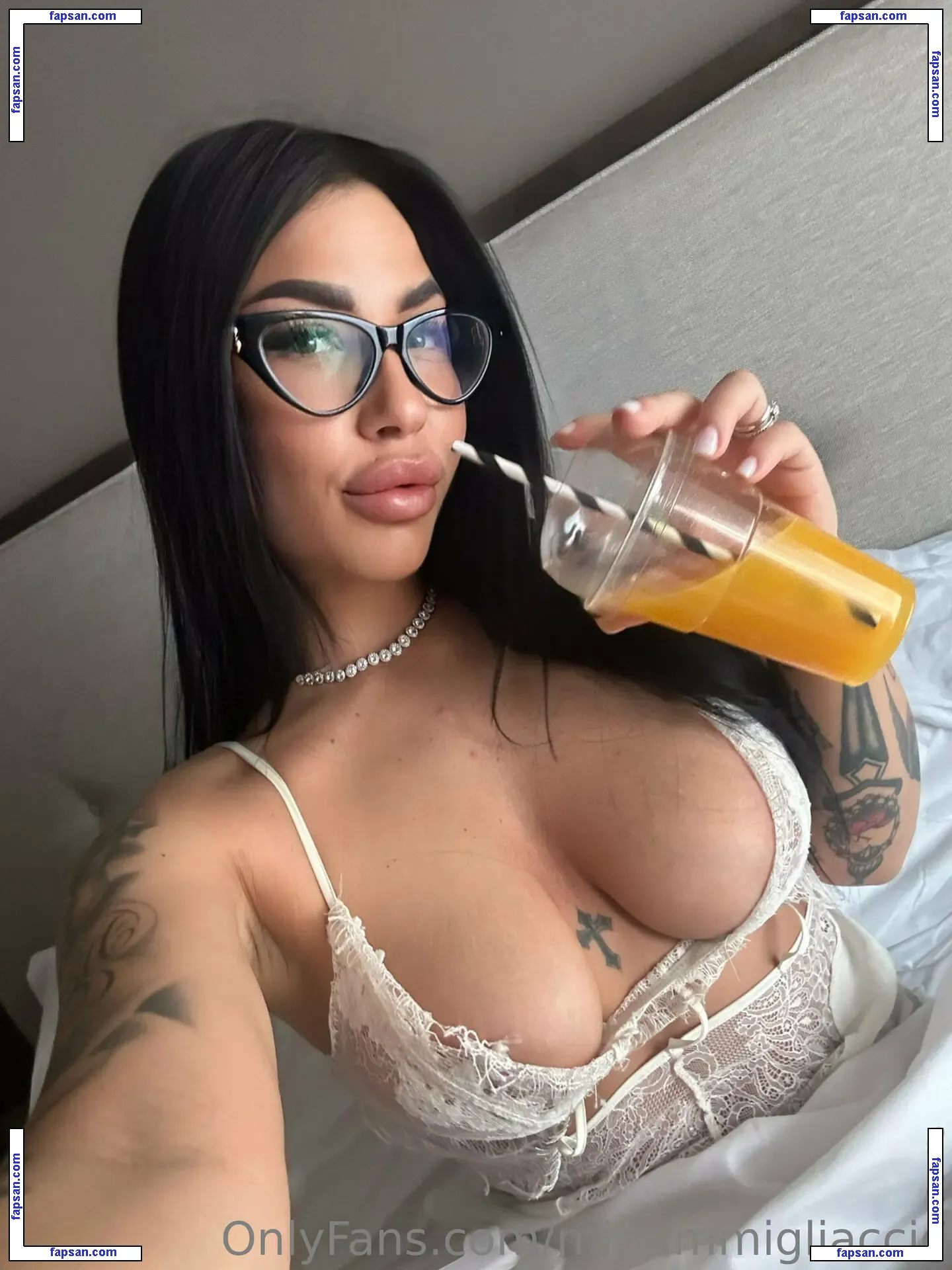 miriammigliaccio nude photo #0005 from OnlyFans