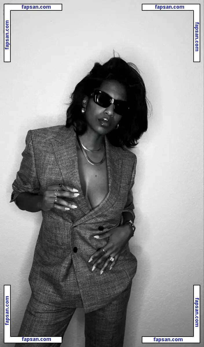 Miss Gemini Rose голая фото #0004 с Онлифанс