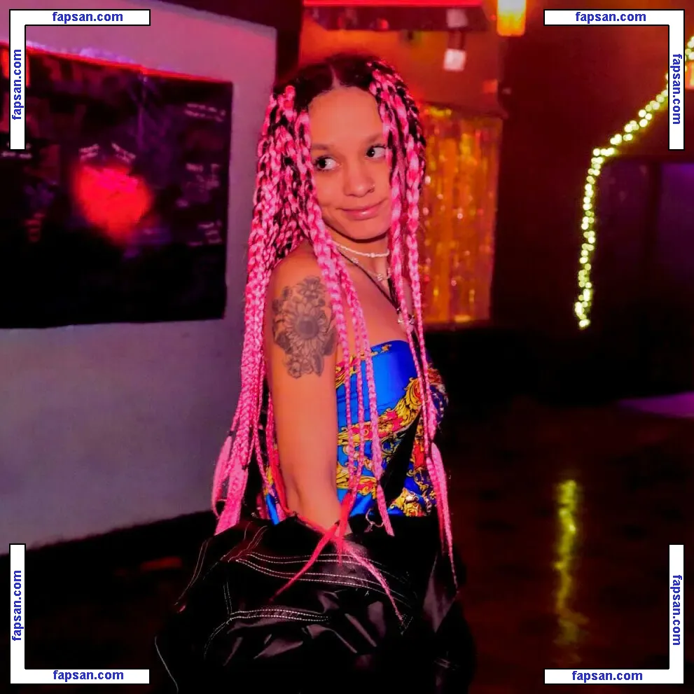 MissFairy nude photo #0027 from OnlyFans