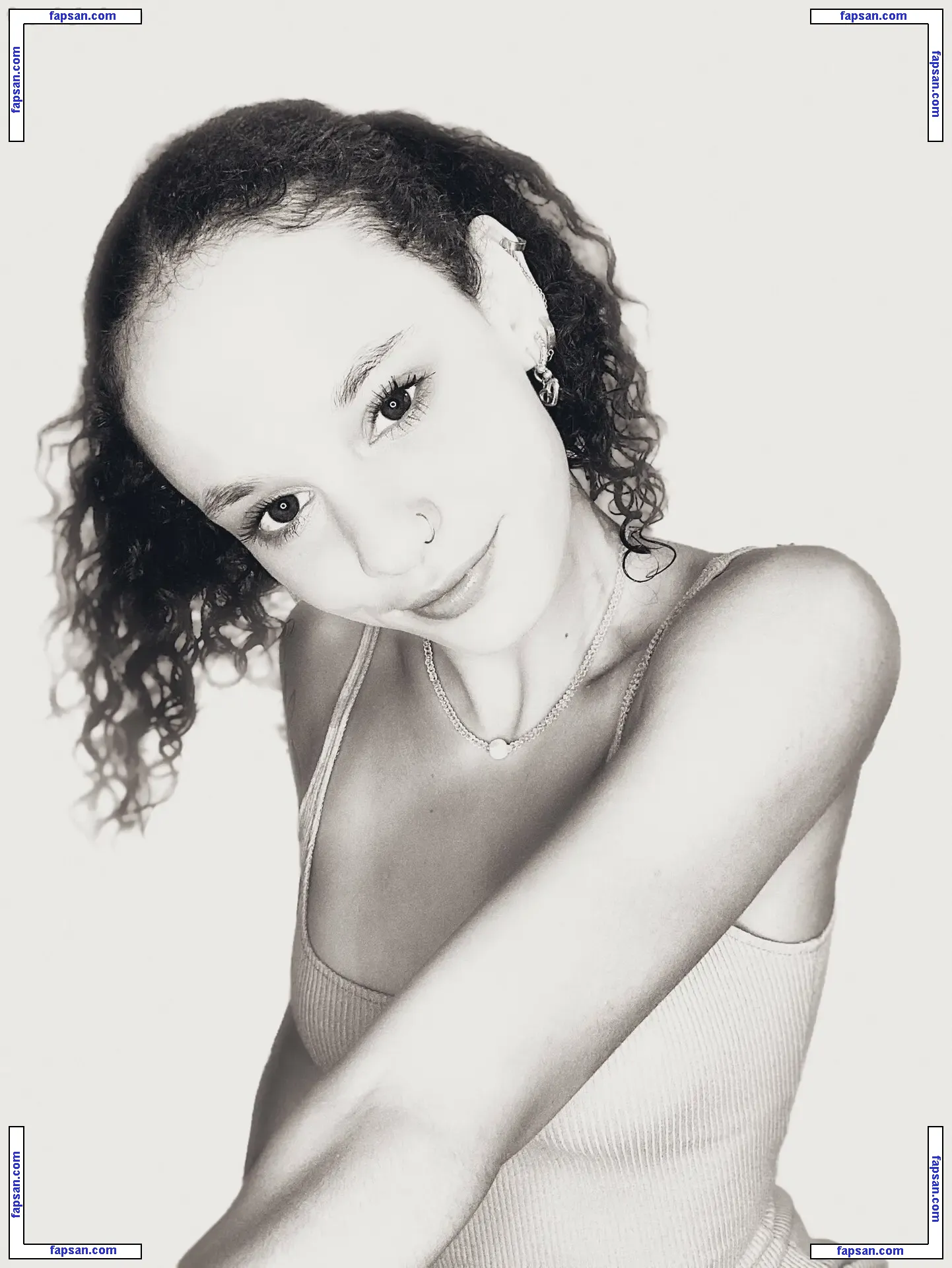 MissFairy nude photo #0046 from OnlyFans