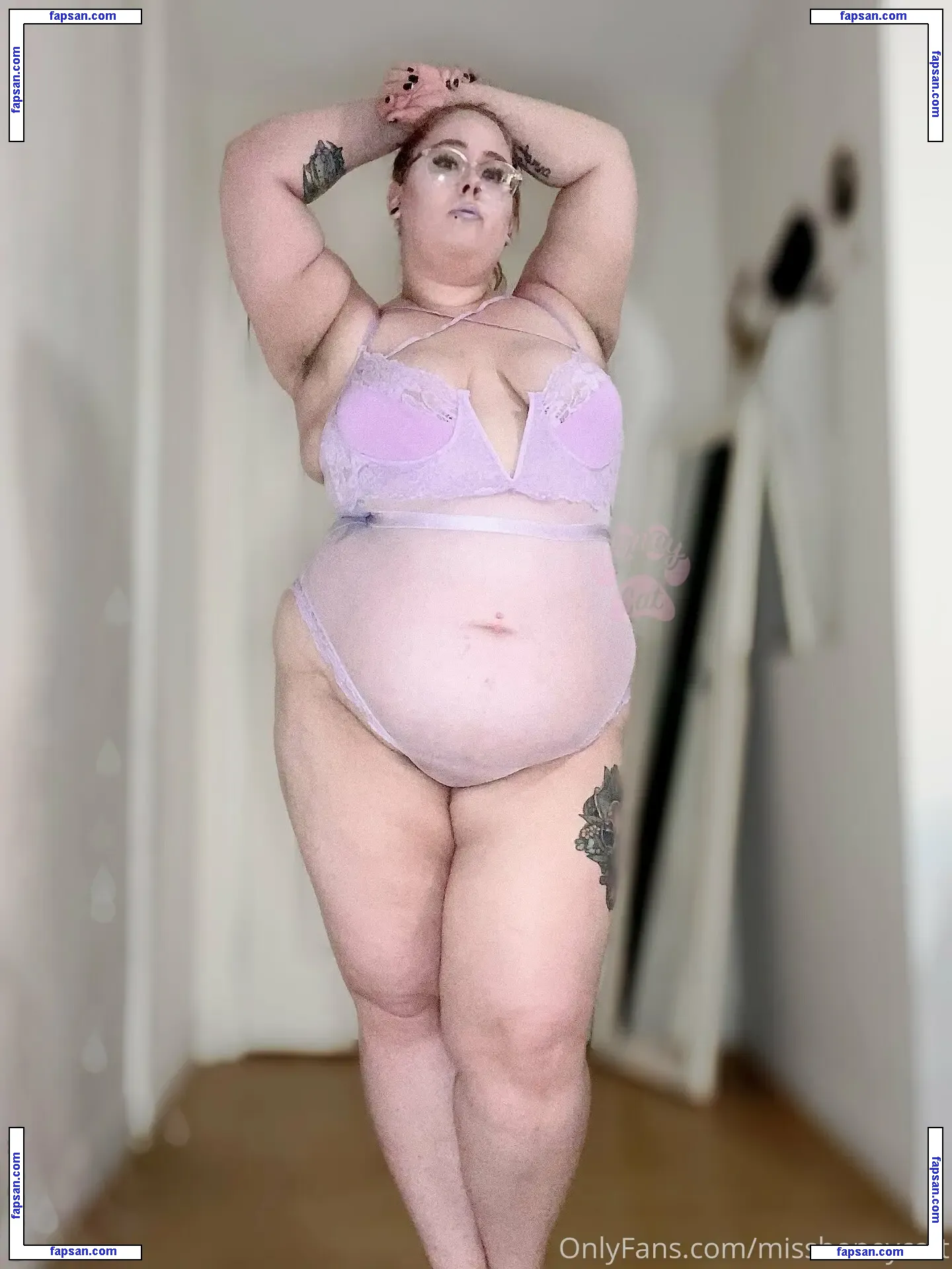 misshoneycatt nude photo #0030 from OnlyFans