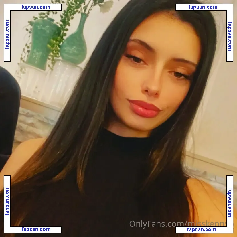 misskennyb nude photo #0008 from OnlyFans