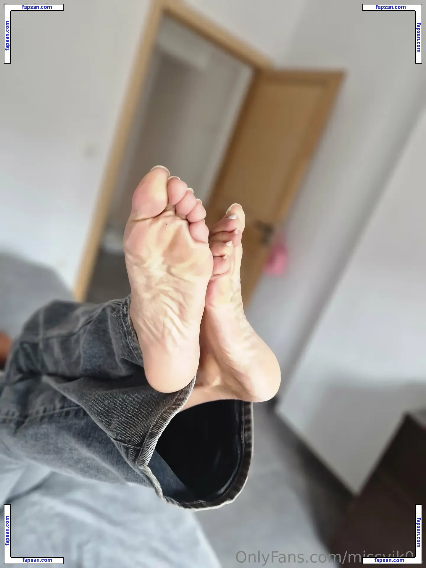 missvik01 nude photo #0001 from OnlyFans