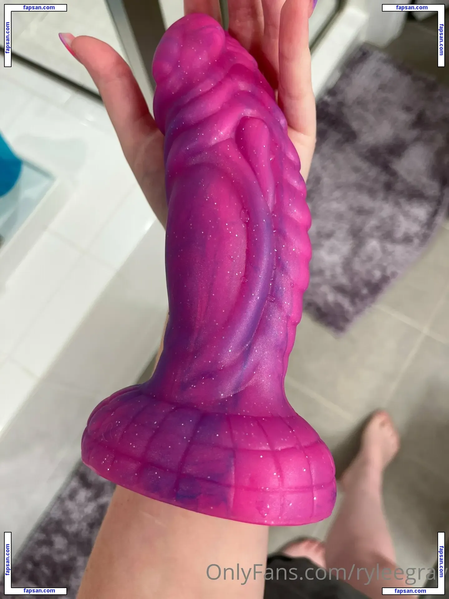 misswinslow nude photo #0012 from OnlyFans
