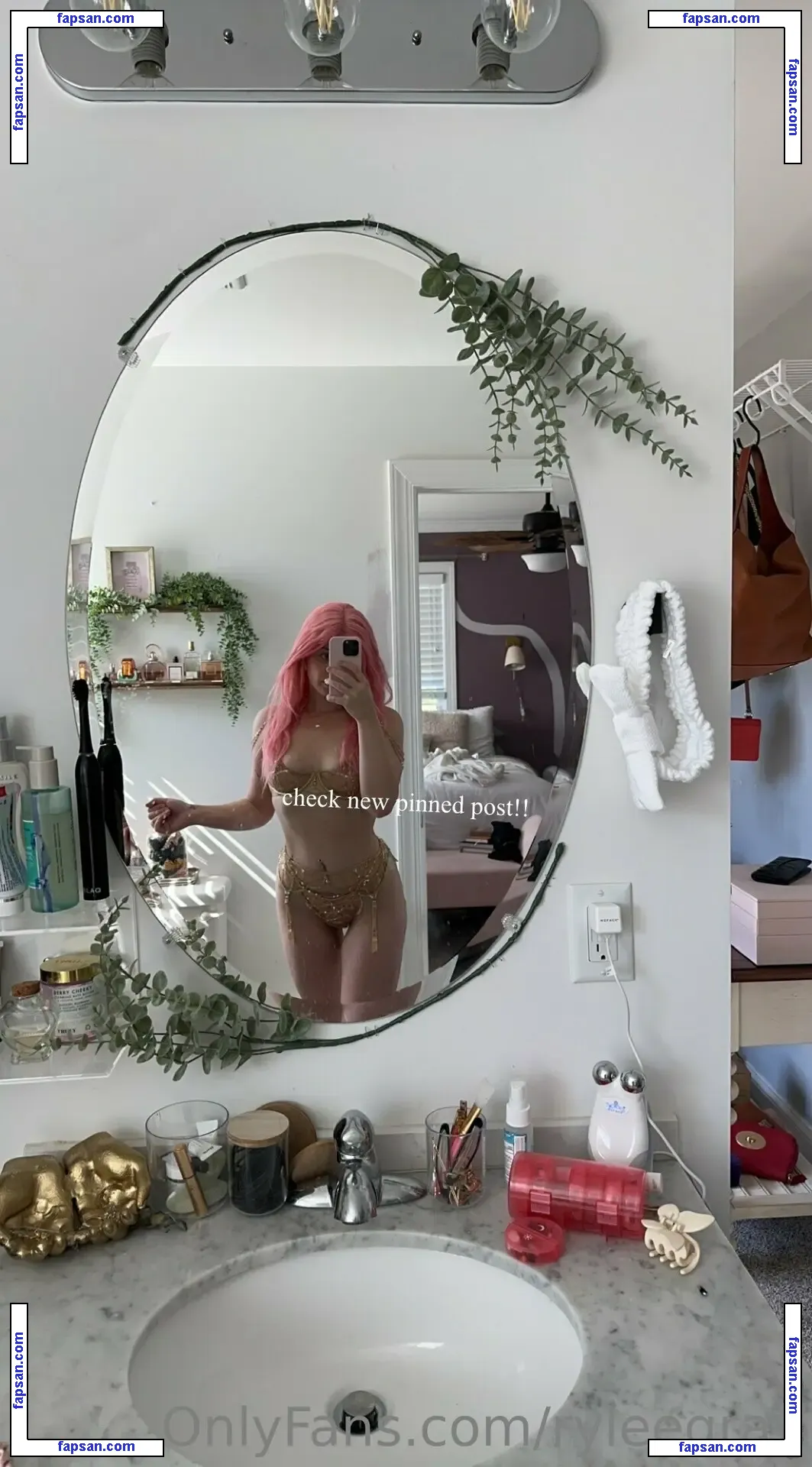 misswinslow nude photo #0031 from OnlyFans