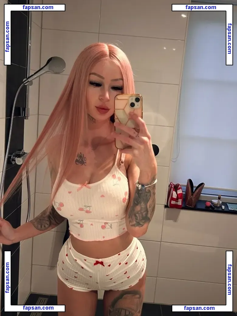 missxgrey22 nude photo #0009 from OnlyFans