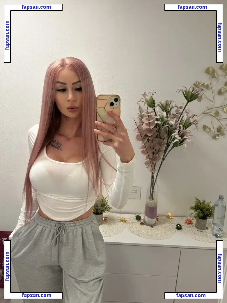 missxgrey22 nude photo #0015 from OnlyFans